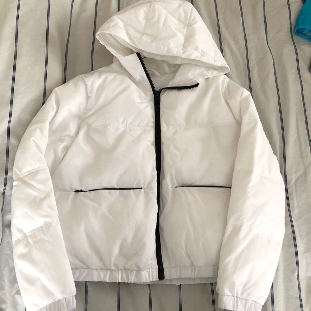Urban outfitters white puffer jacket black zipper
